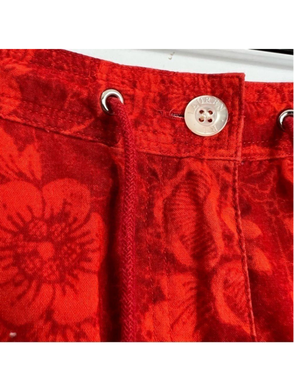 Vintage 90s Lauren Ralph Lauren red floral print mid thigh cotton shorts 6 - Picture 7 of 10